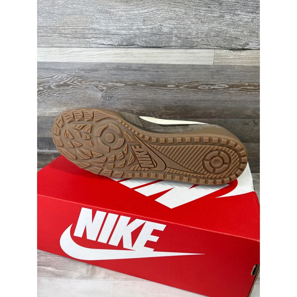 Nike Terra Manta SDE Mens Size 11 Casual Suede Sneakers Dark Hazel Coconut Milk